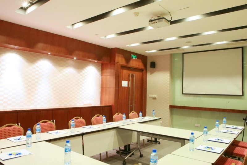 Express Jinqiao By Ihg Hotel