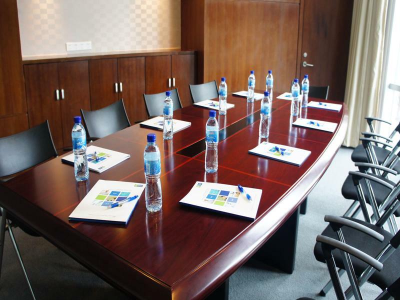 Hotel Express Jinqiao By Ihg 3*